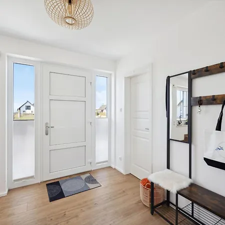 度假居 Ruegenzauber Reetdachhaus Mit Sauna U Kamin Strandnaehe Garten 德兰斯克
