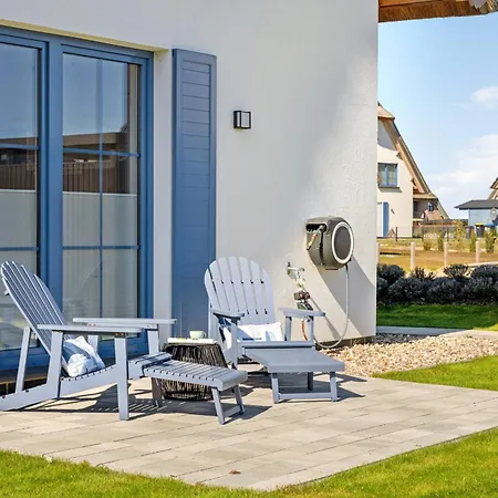 Ruegenzauber Reetdachhaus Mit Sauna U Kamin Strandnaehe Garten 度假居 德兰斯克