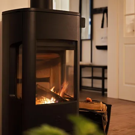 Ruegenzauber &ndash Reetdachhaus Mit Sauna U Kamin Strandnaehe Garten *