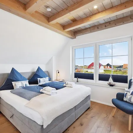 Ruegenzauber - Reetdachhaus Mit Sauna & Kamin Strandnaehe Garten Feriehus