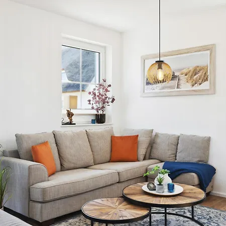 بيت للعطل Ruegenzauber Reetdachhaus Mit Sauna U Kamin Strandnaehe Garten درانسكي