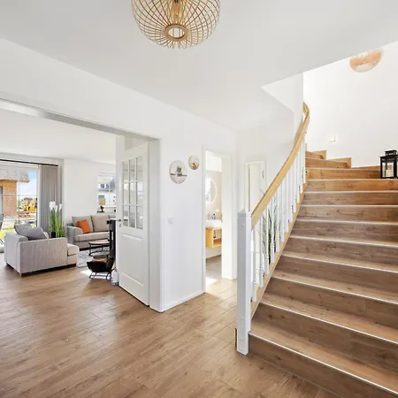 Ruegenzauber Reetdachhaus Mit Sauna U Kamin Strandnaehe Garten *