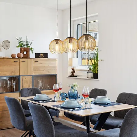 Ruegenzauber Reetdachhaus Mit Sauna U Kamin Strandnaehe Garten بيت للعطل *