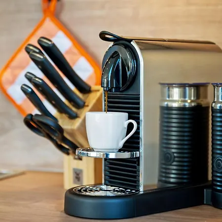 Ruegenzauber Reetdachhaus Mit Sauna U Kamin Strandnaehe Garten بيت للعطل *