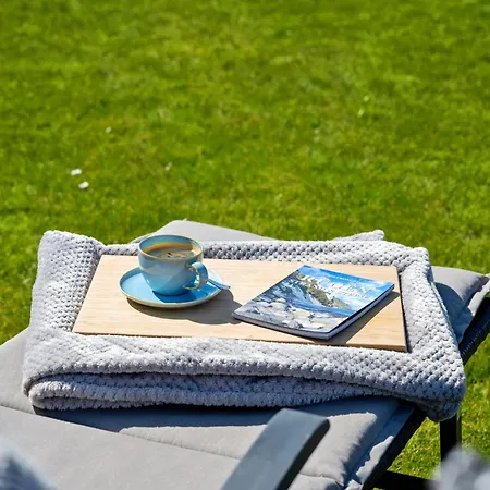 Ruegenzauber Reetdachhaus Mit Sauna U Kamin Strandnaehe Garten درانسكي