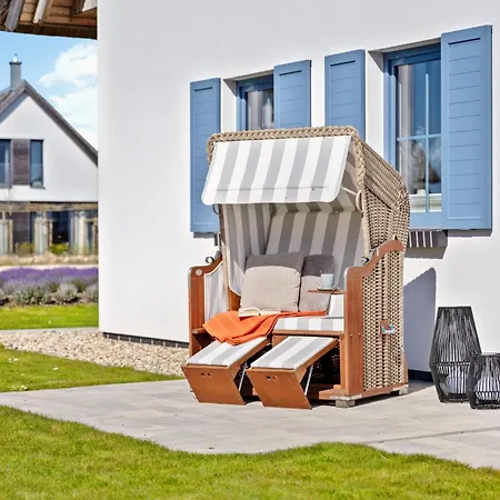 Ruegenzauber Reetdachhaus Mit Sauna U Kamin Strandnaehe Garten * درانسكي
