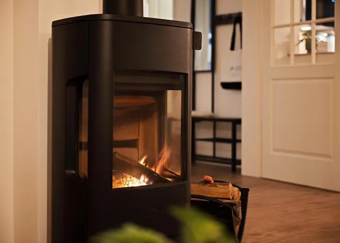 Rügenzauber Reetdachhaus Mit Sauna U Kamin Strandnähe Garten *