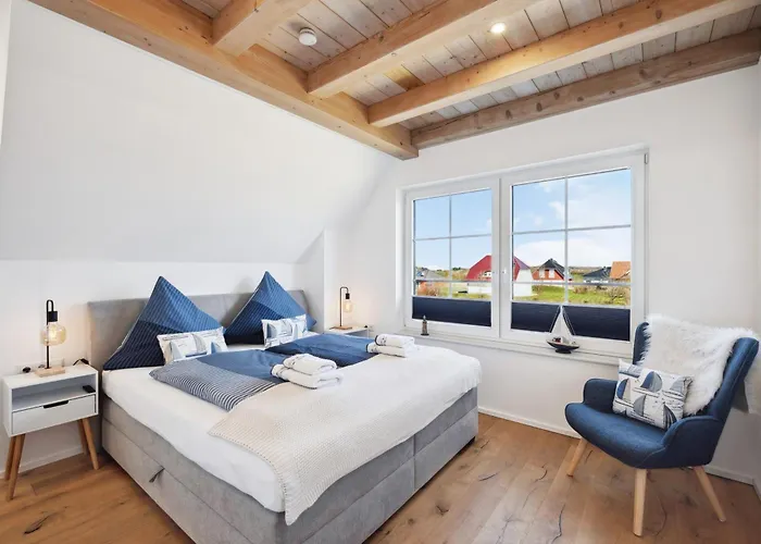 Rügenzauber Reetdachhaus Mit Sauna U Kamin Strandnähe Garten Сasa de vacaciones