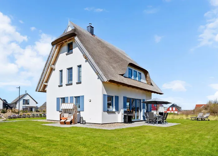 Ruegenzauber &Ndash Reetdachhaus Mit Sauna U Kamin Strandnaehe Garten Dranske