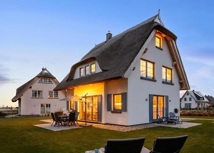 Rügenzauber Reetdachhaus Mit Sauna U Kamin Strandnähe Garten