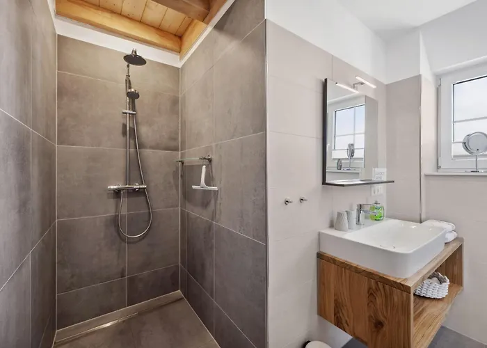 Rügenzauber Reetdachhaus Mit Sauna U Kamin Strandnähe Garten * Dranske