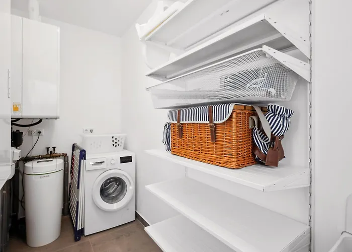 Rügenzauber Reetdachhaus Mit Sauna U Kamin Strandnähe Garten