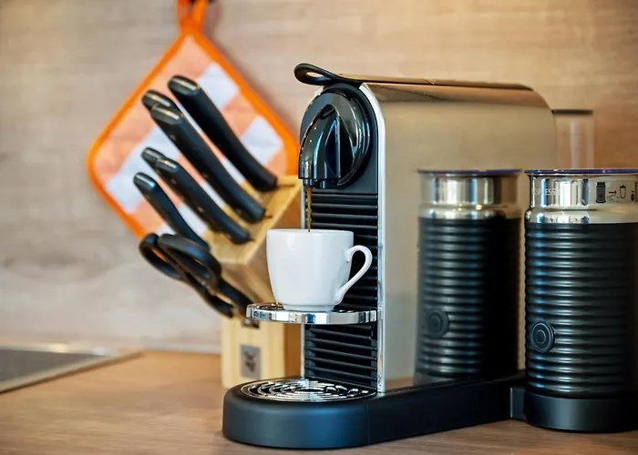 Rügenzauber Reetdachhaus Mit Sauna U Kamin Strandnähe Garten Сasa de vacaciones *