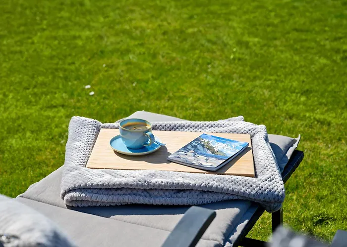 Ruegenzauber &Ndash Reetdachhaus Mit Sauna U Kamin Strandnaehe Garten Dranske