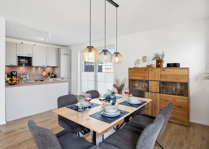 Rügenzauber Reetdachhaus Mit Sauna U Kamin Strandnähe Garten Dranske